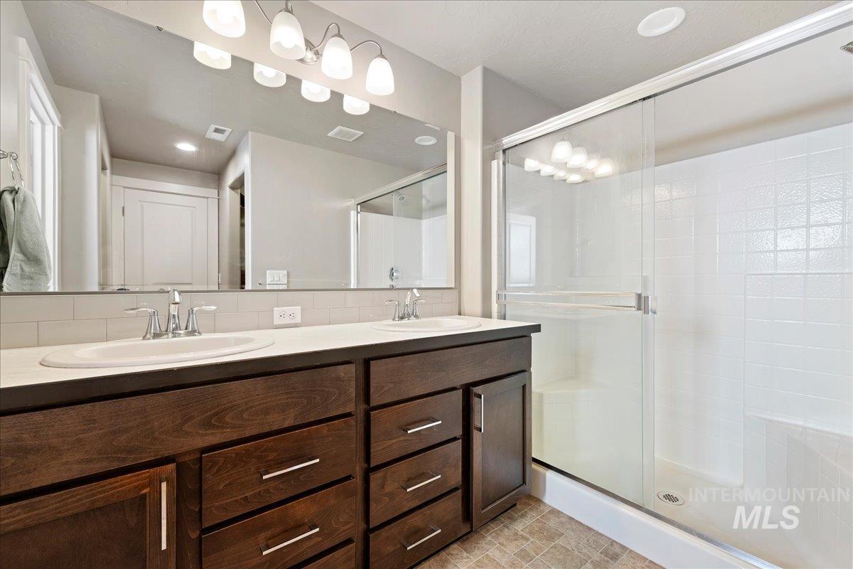 4526 N Glenrock Way Property Photo 17