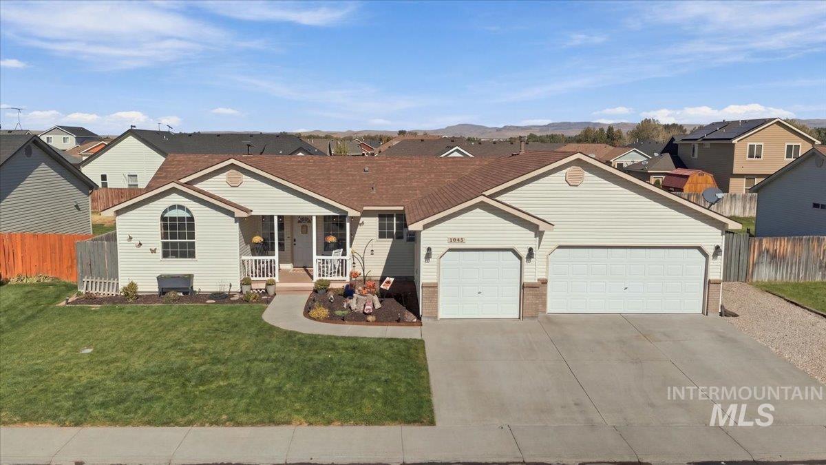 1045 Sw Julia Street Property Photo 3