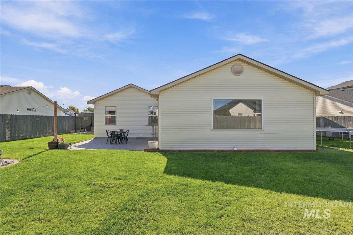 1045 Sw Julia Street Property Photo 6