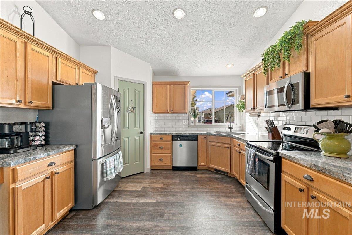 1045 Sw Julia Street Property Photo 17