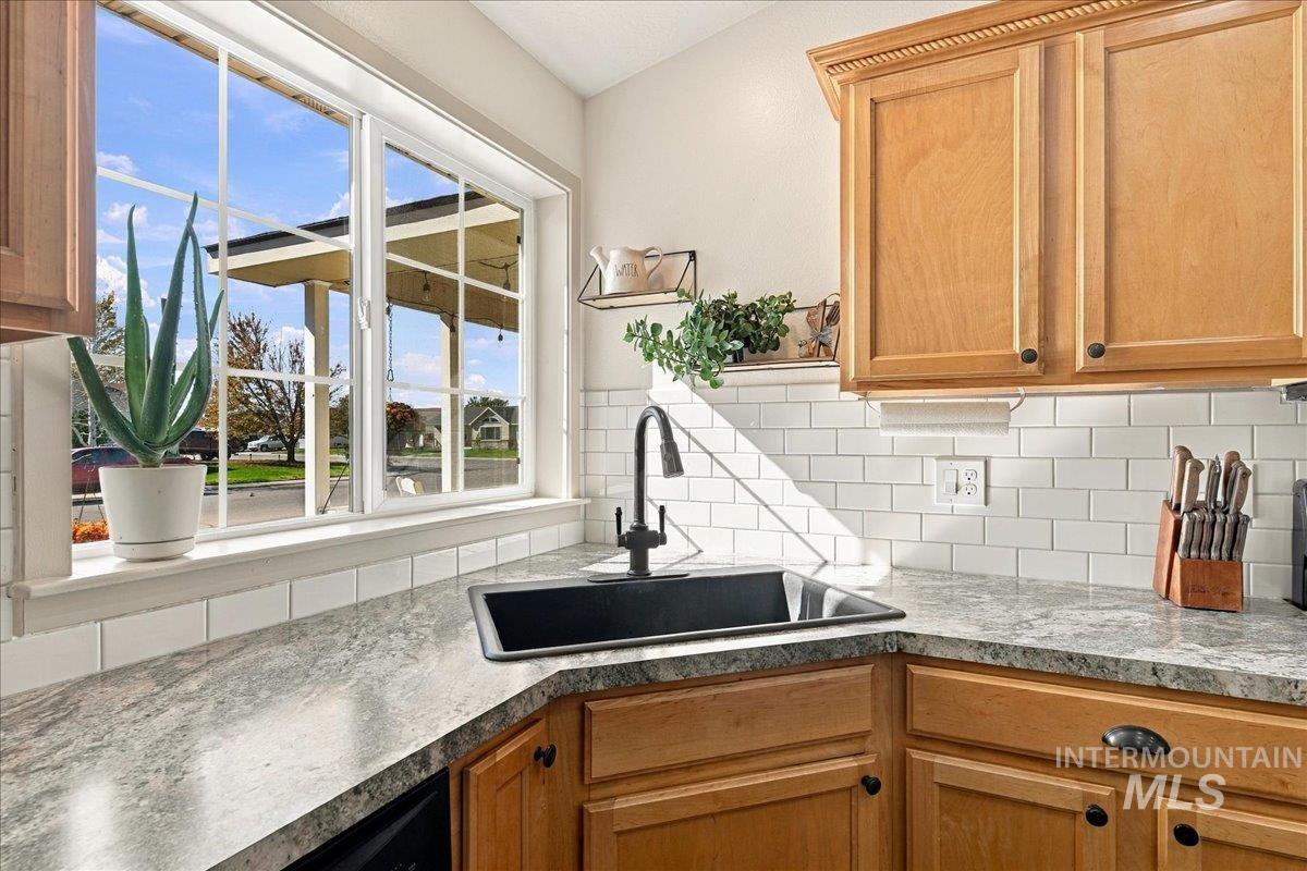 1045 Sw Julia Street Property Photo 22