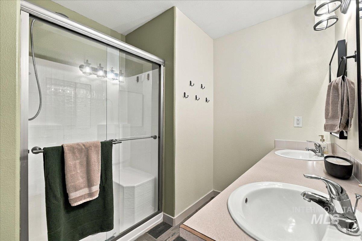 1045 Sw Julia Street Property Photo 34