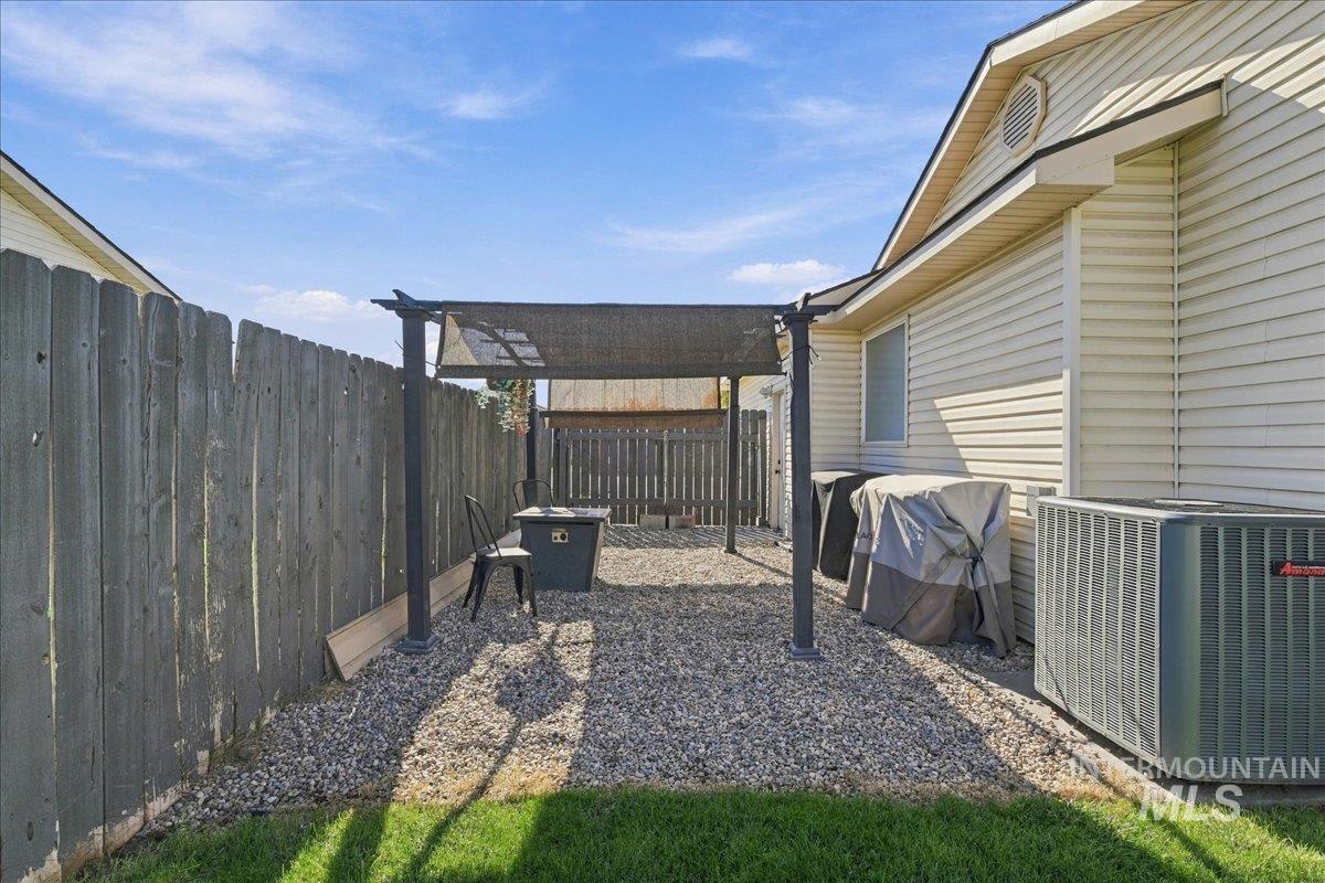 1045 Sw Julia Street Property Photo 45