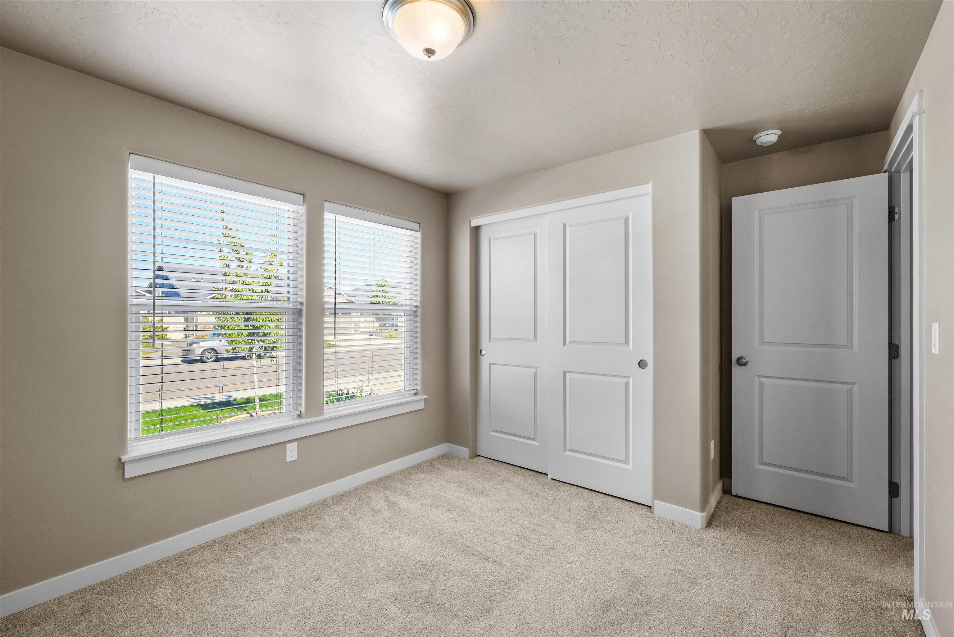 5725 E Milam St Property Photo 8
