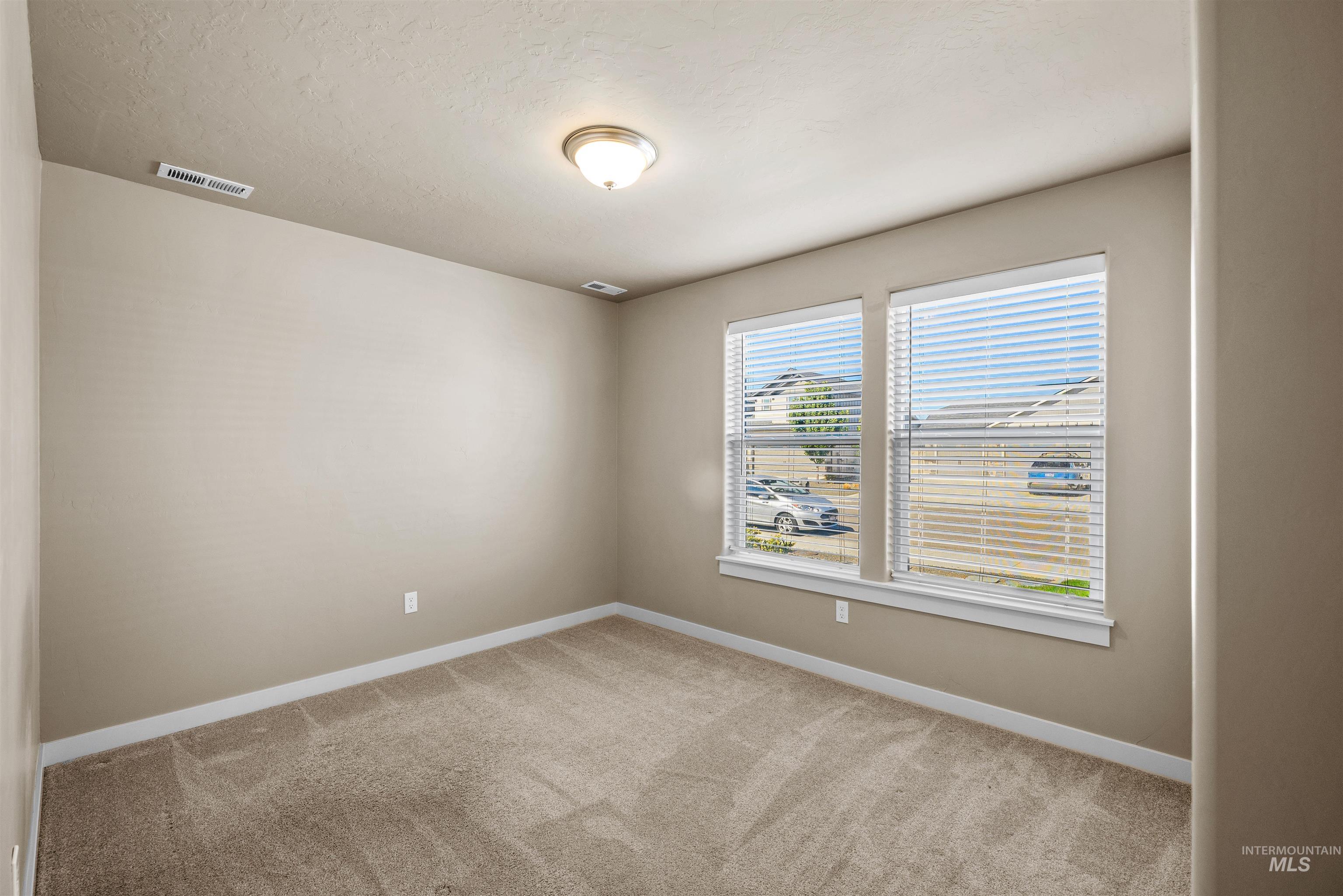 5725 E Milam St Property Photo 9