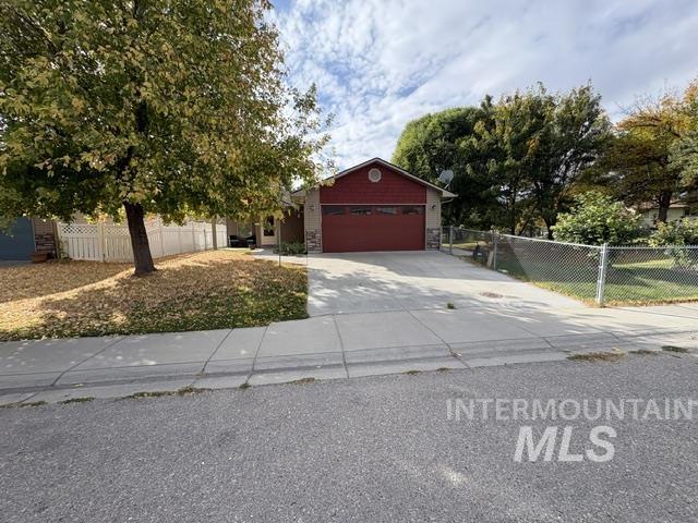 431 W Edwards Ave Property Photo 1