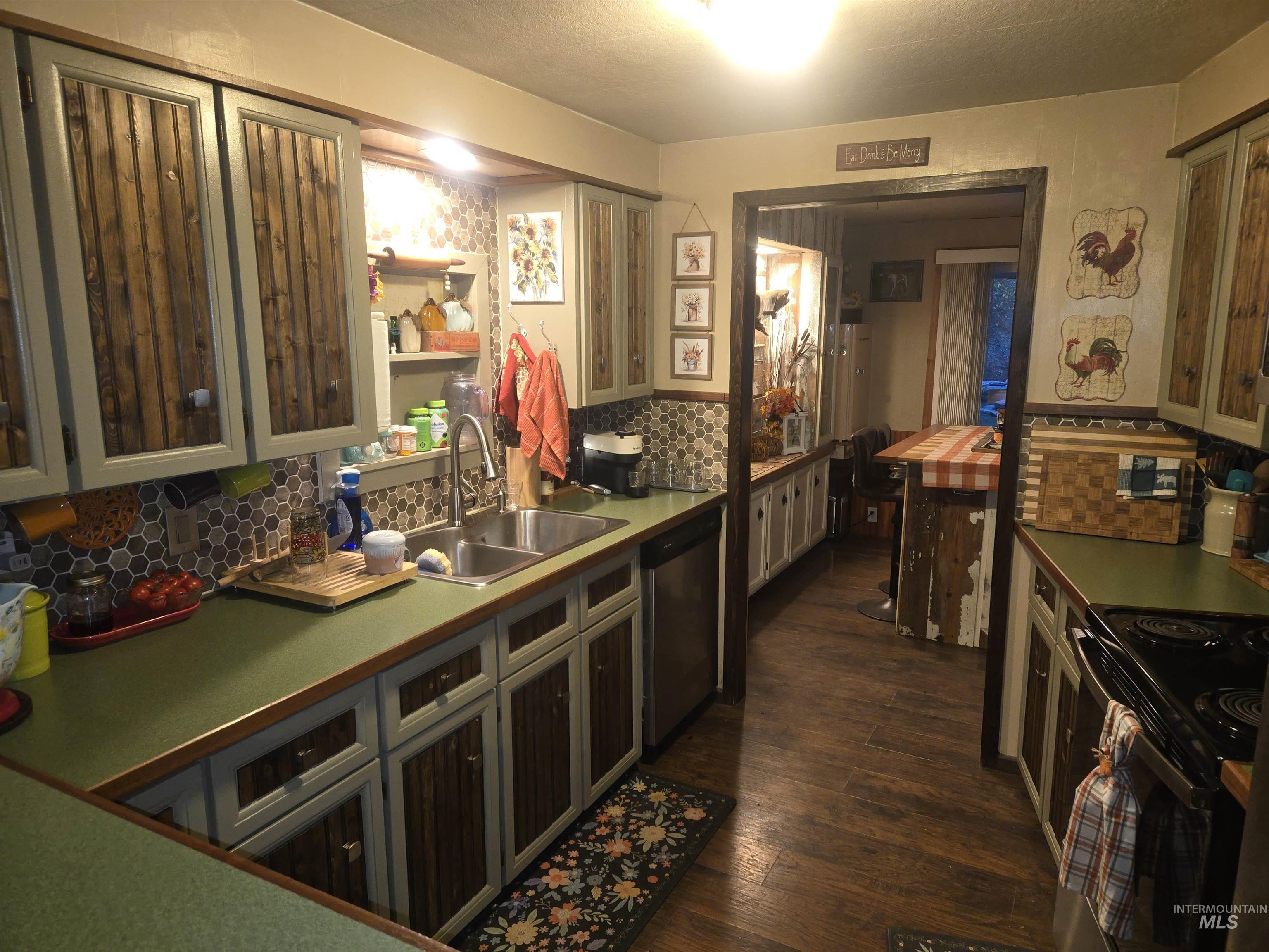 602 Stover Drive Property Photo 3