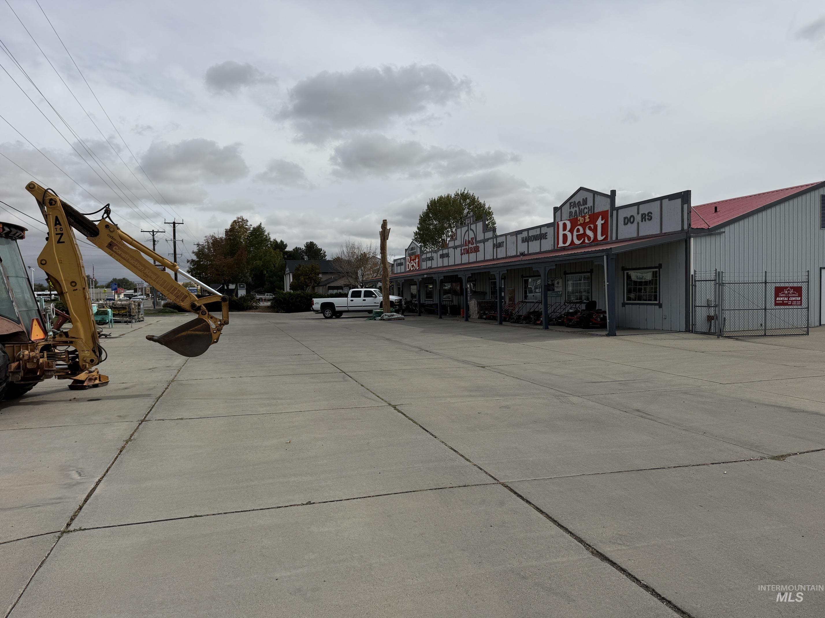 999 Airbase Rd Property Photo 2