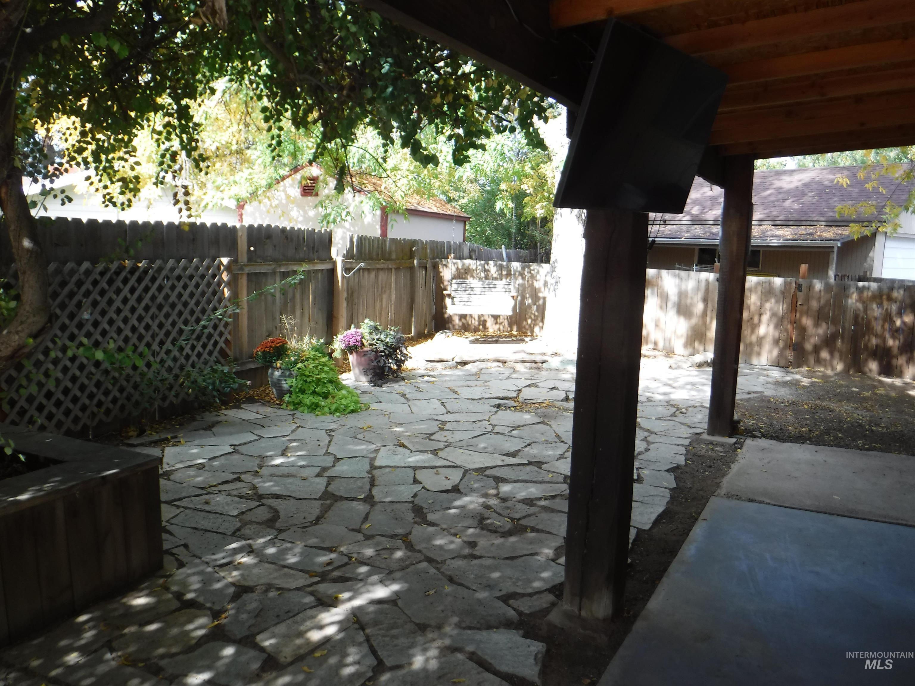 6323 W Tahoe Dr Property Photo 3