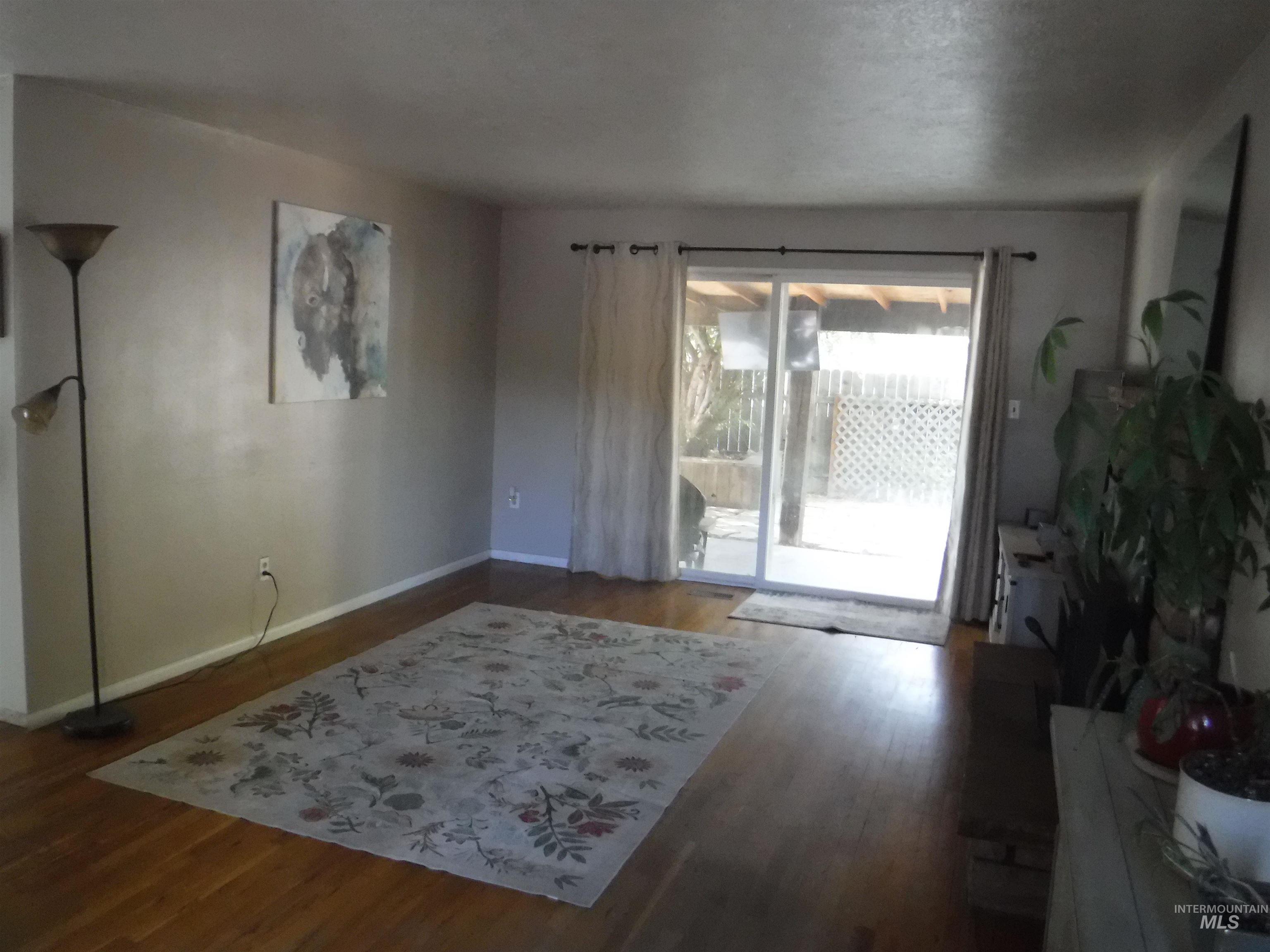 6323 W Tahoe Dr Property Photo 7