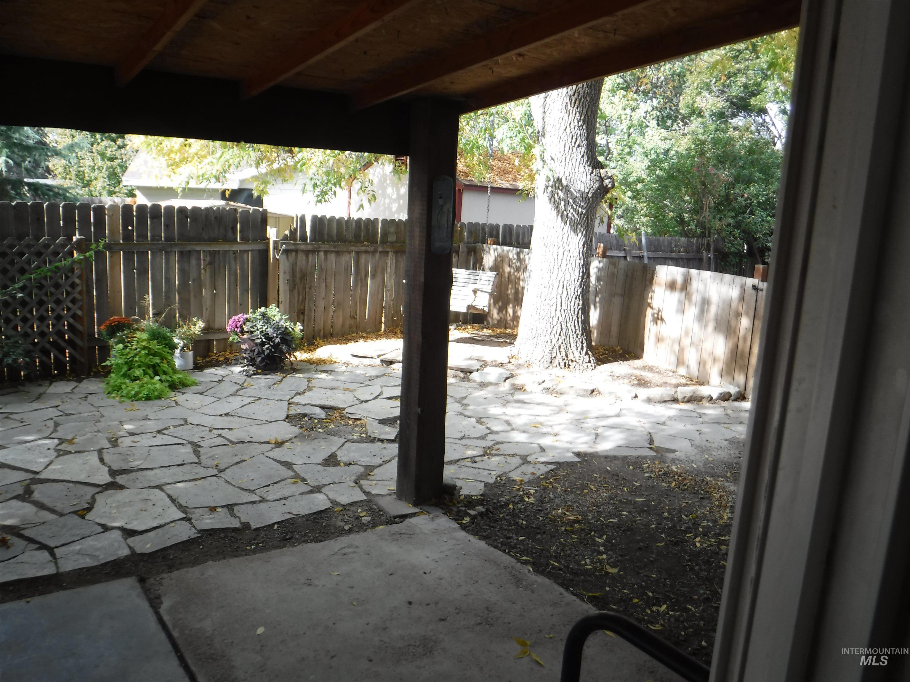 6323 W Tahoe Dr Property Photo 15