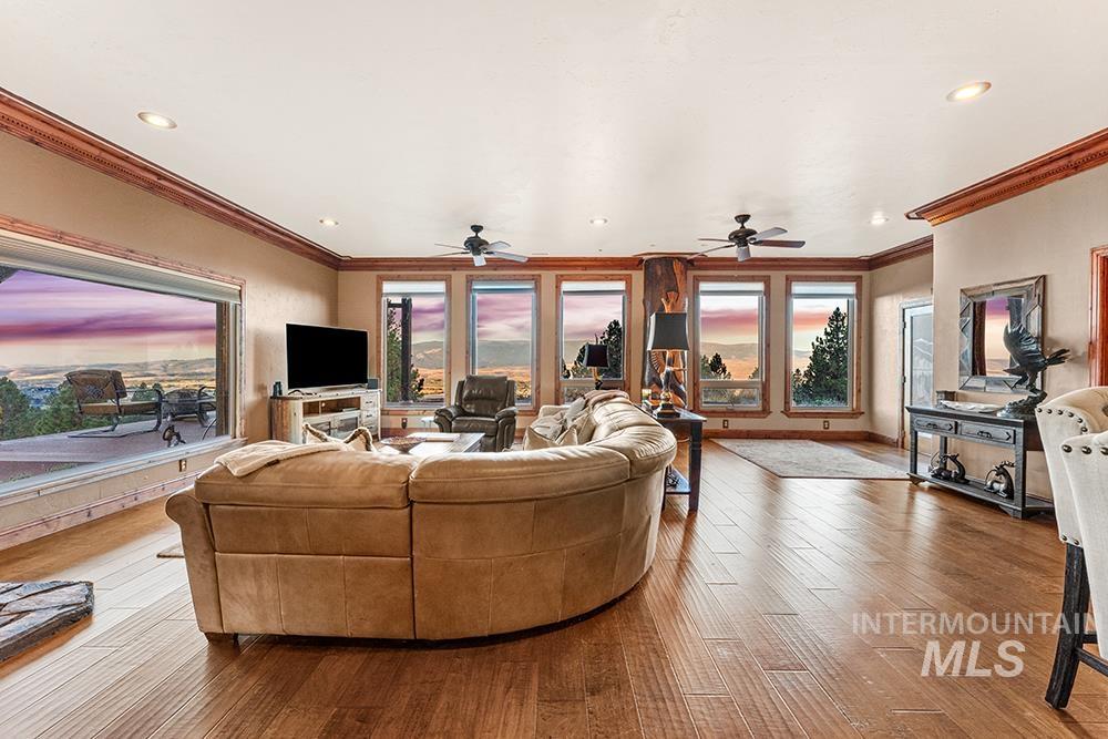2430 Lappin Ln Property Photo 6