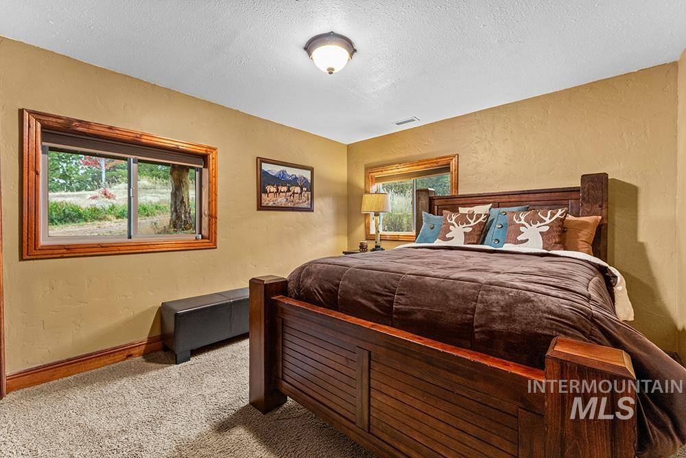 2430 Lappin Ln Property Photo 19