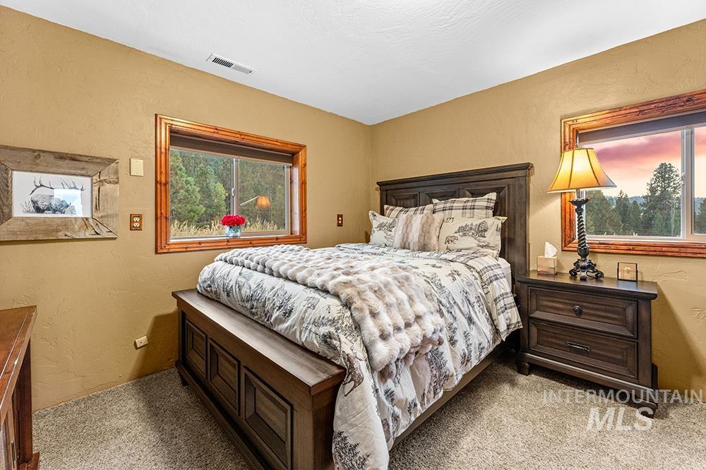 2430 Lappin Ln Property Photo 21