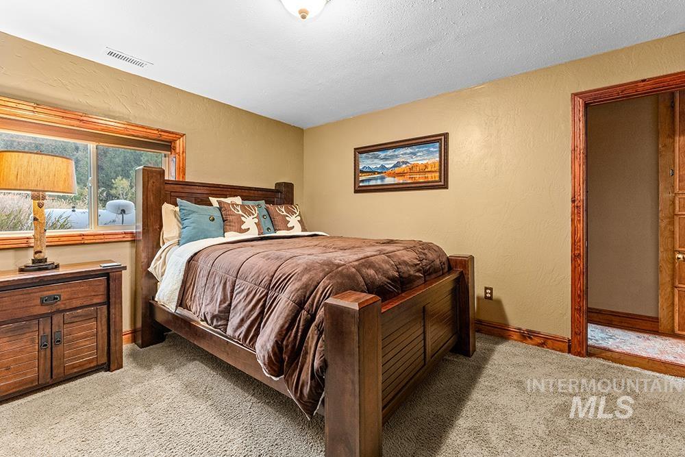 2430 Lappin Ln Property Photo 24