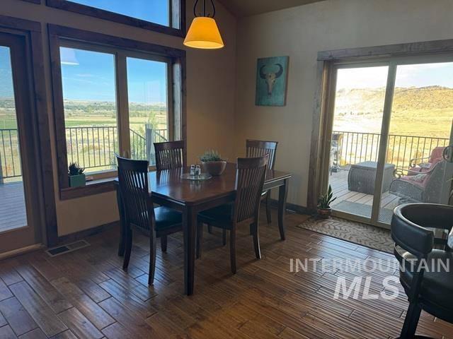 1693 Sand Hollow Rd Property Photo 5