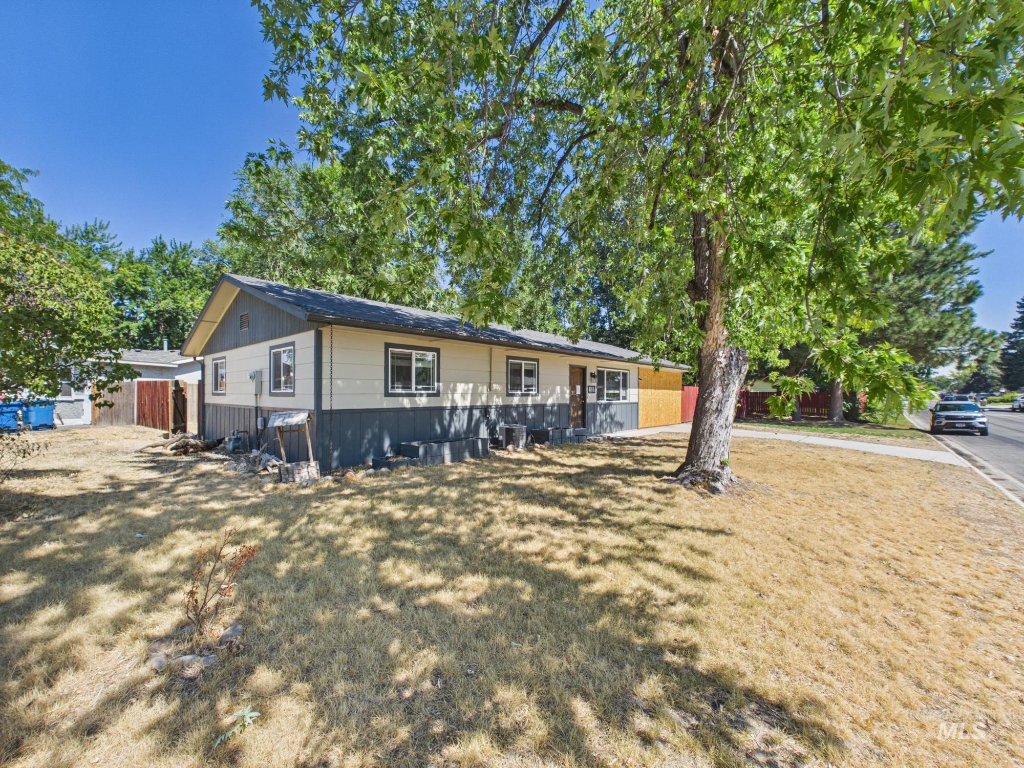 605 Harmon Way Property Photo 3