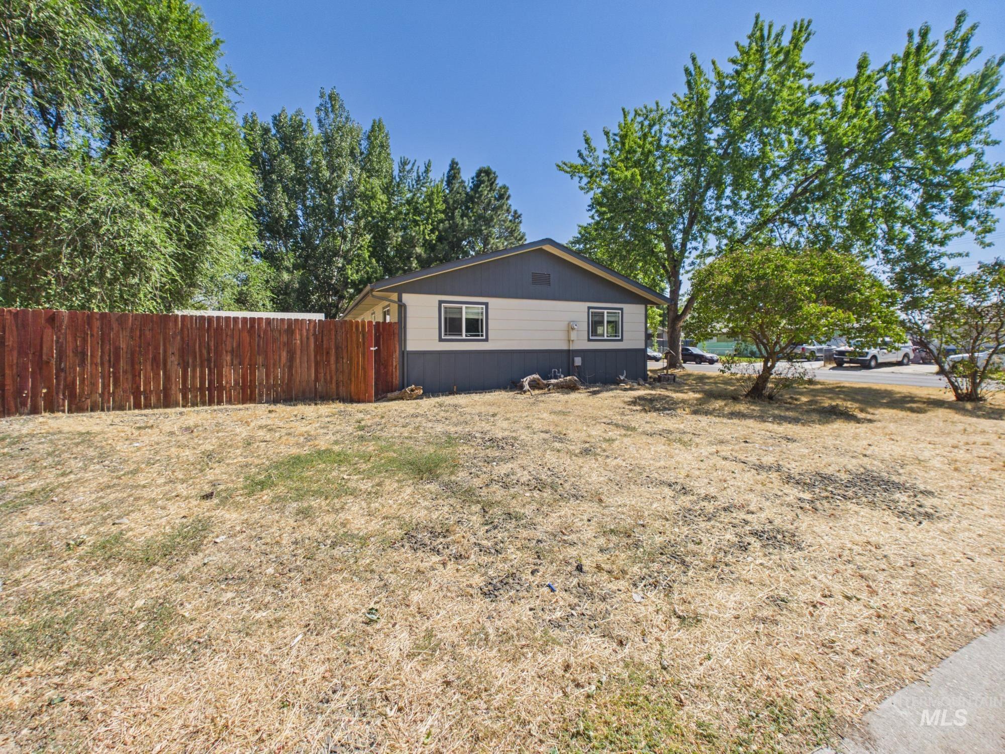 605 Harmon Way Property Photo 4