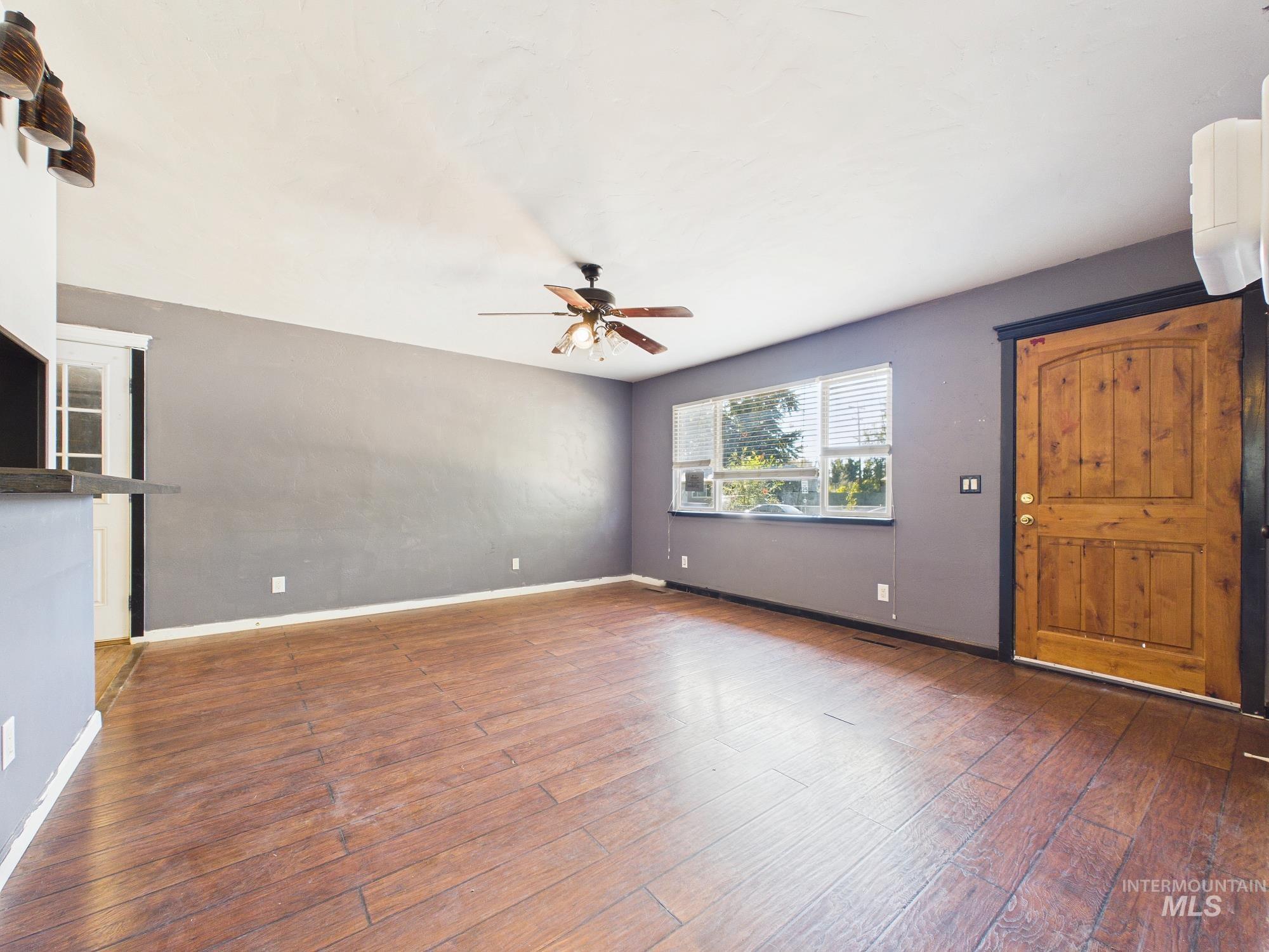 605 Harmon Way Property Photo 5