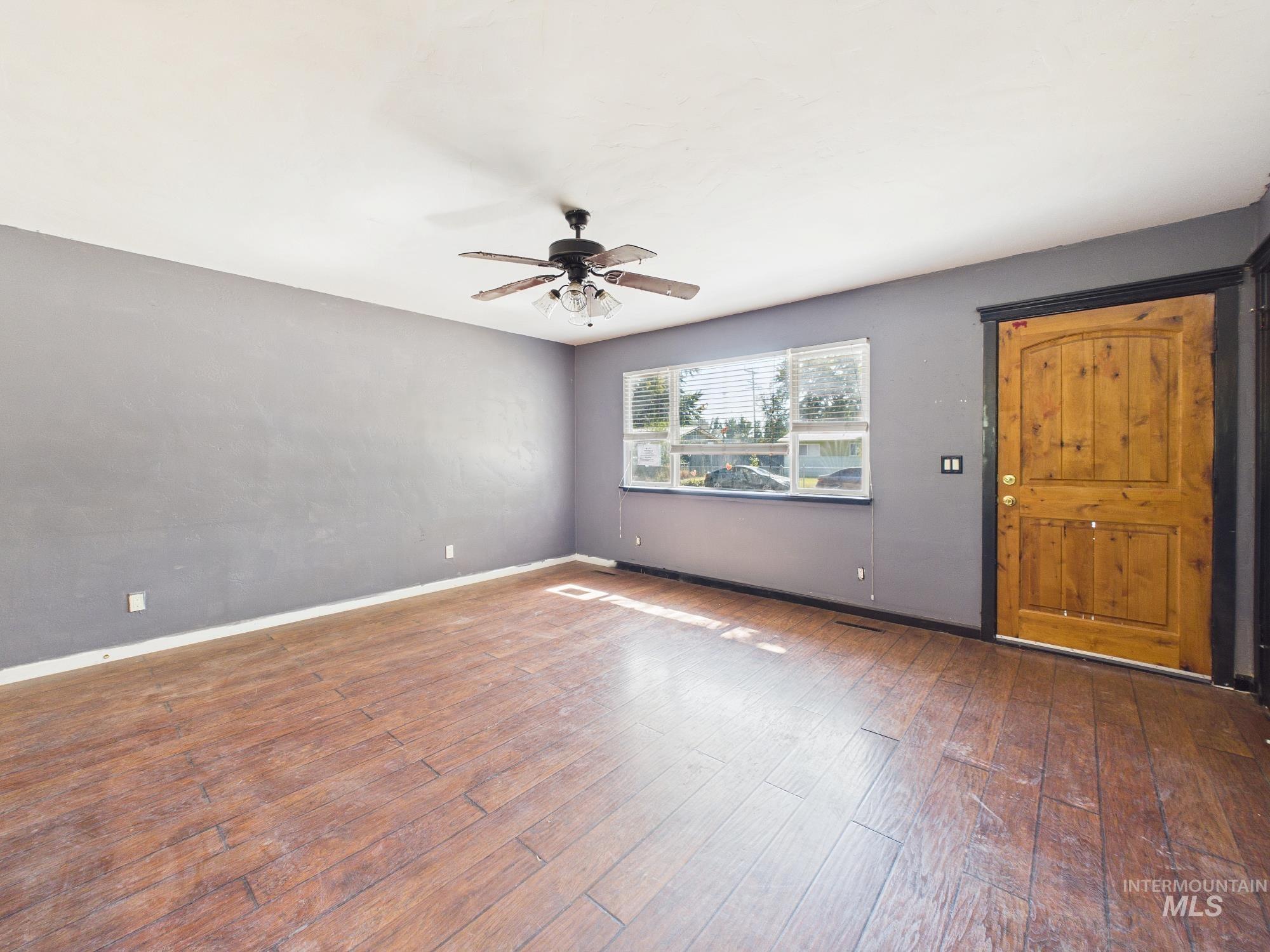 605 Harmon Way Property Photo 8