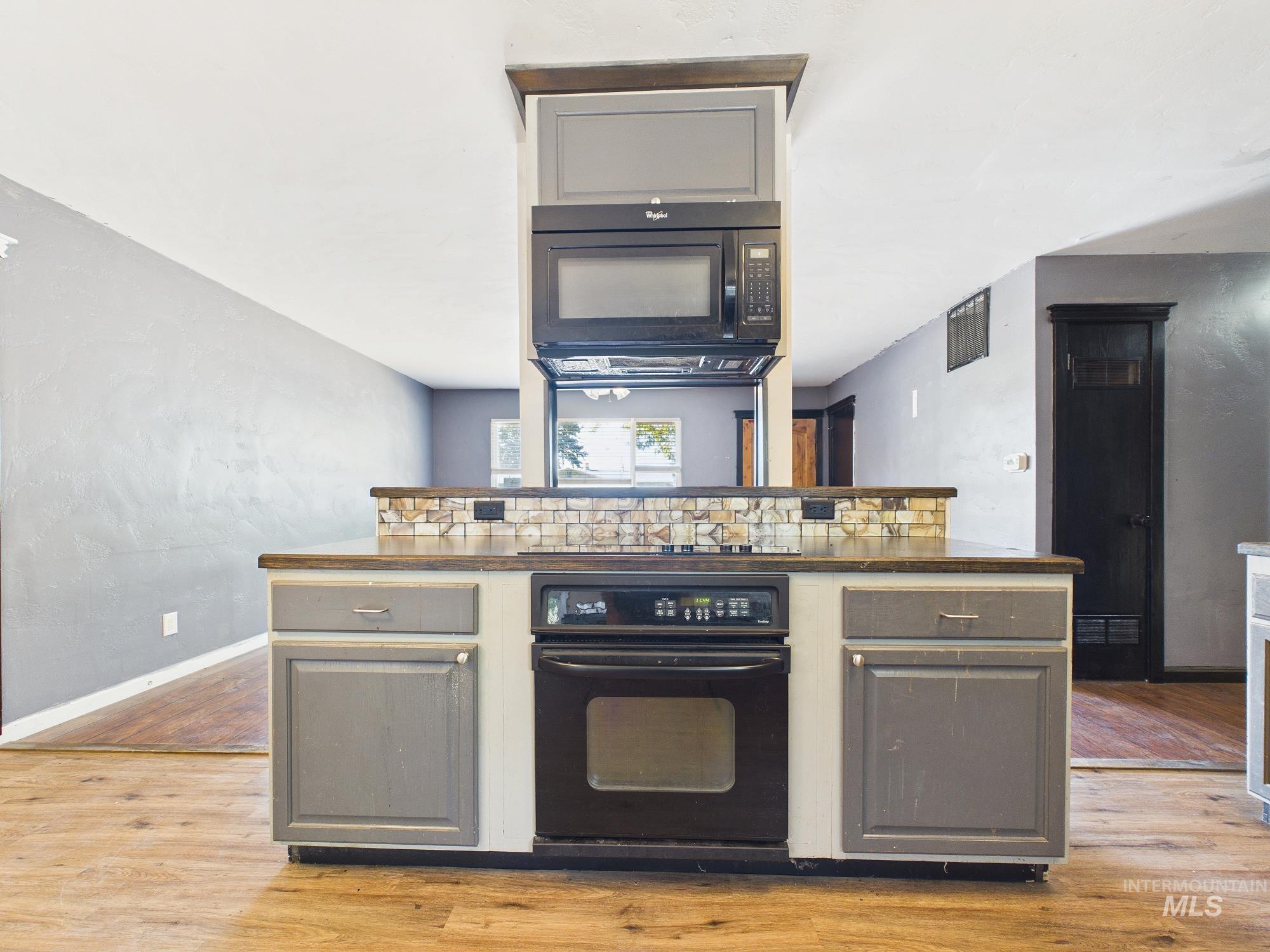 605 Harmon Way Property Photo 12