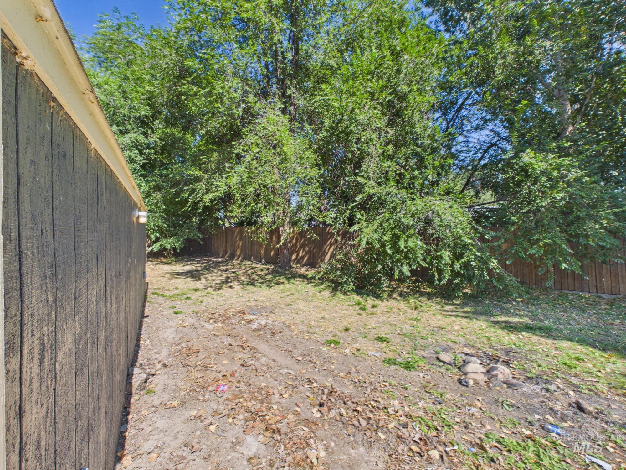 605 Harmon Way Property Photo 24