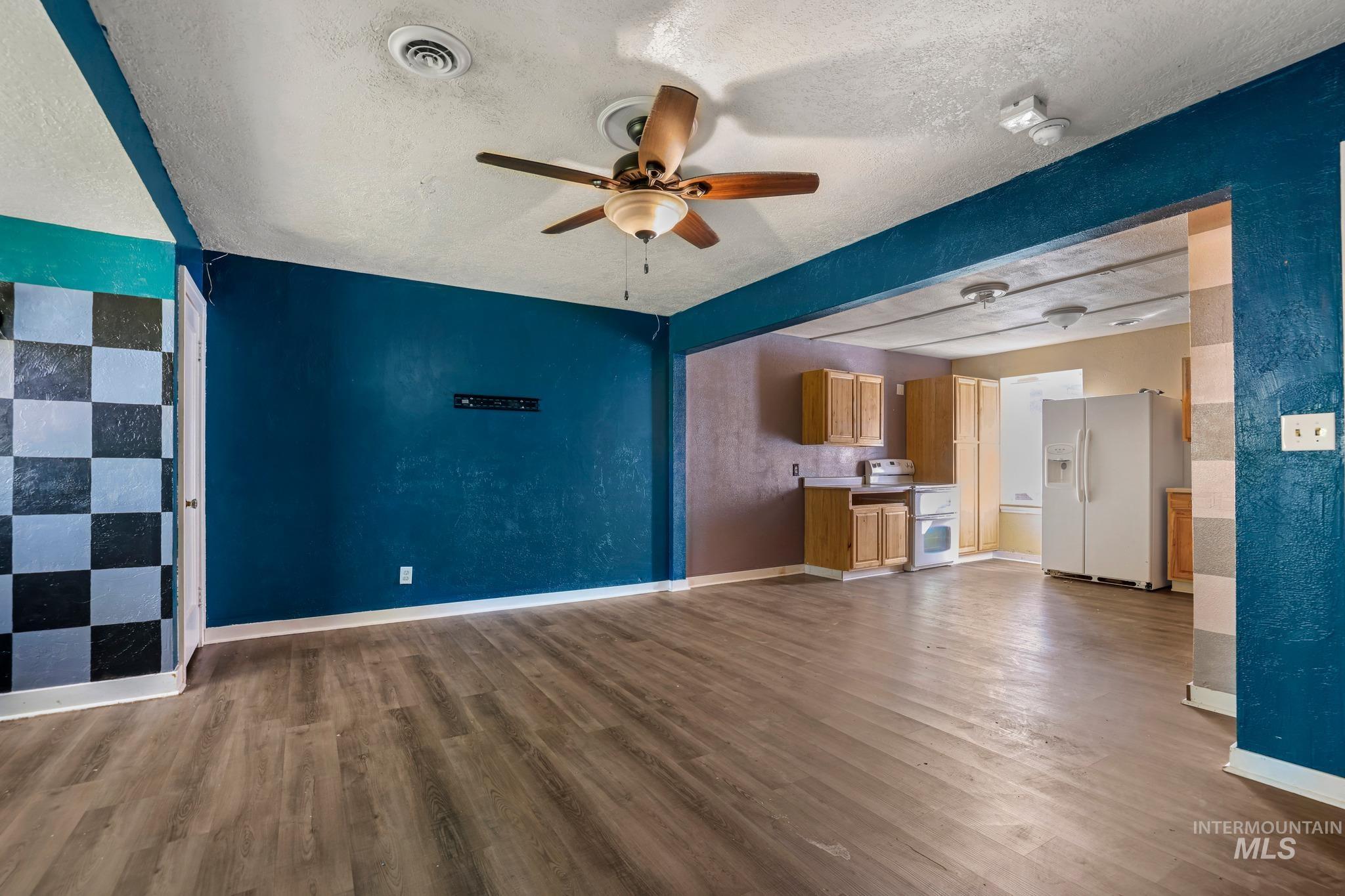 365 Blue Lakes Blvd N Property Photo 25