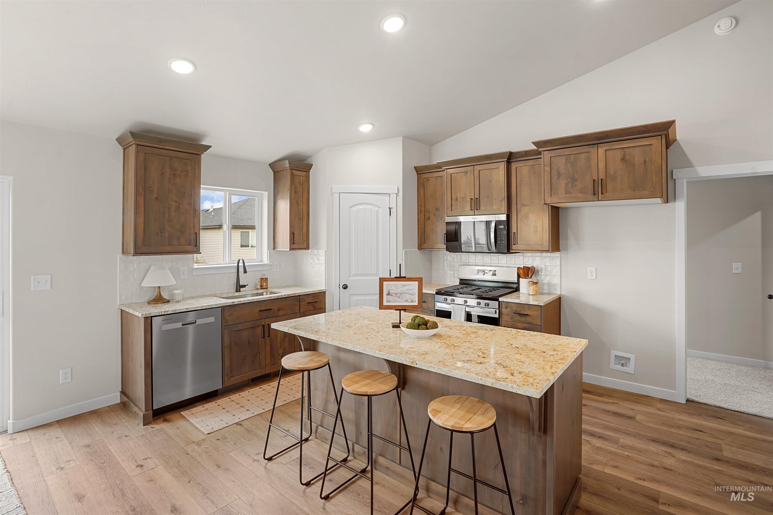 2212 S Yukon Trail Property Photo 4