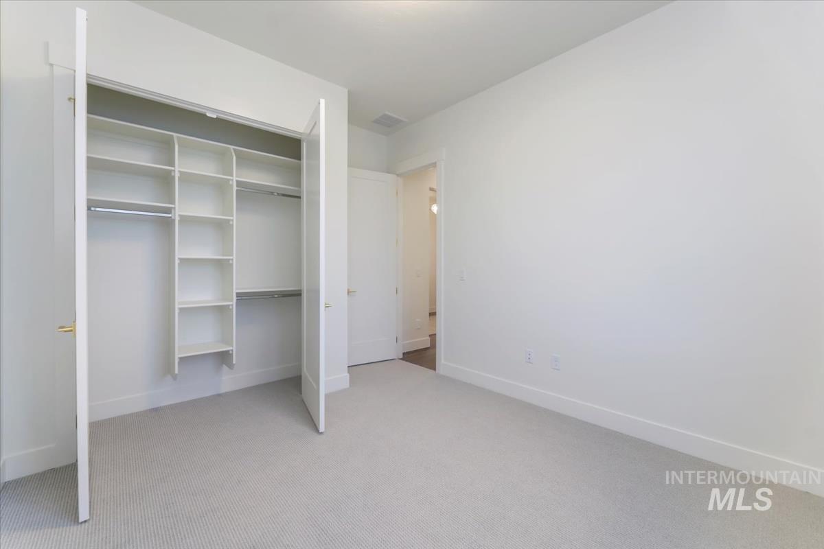 5394 W Haughburn Dr Property Photo 6