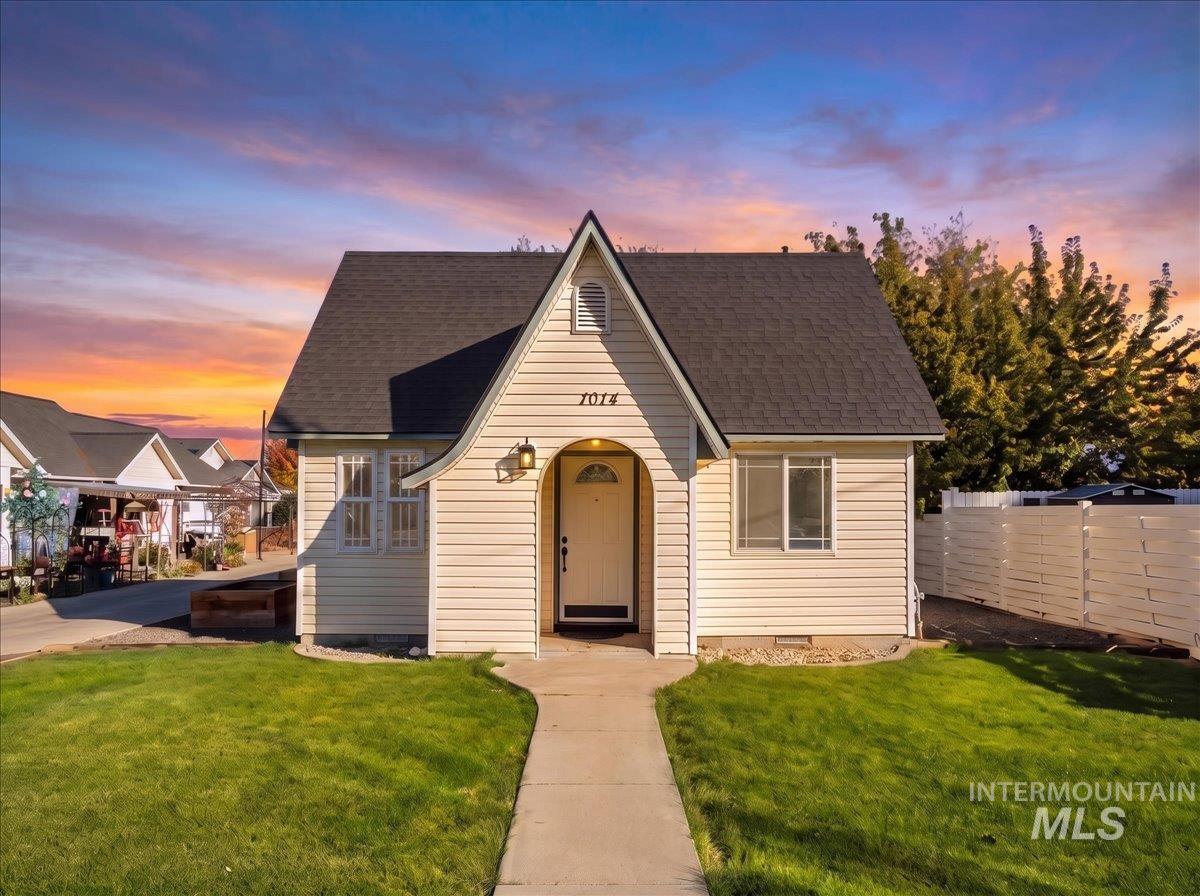 1014 E Main Property Photo 2