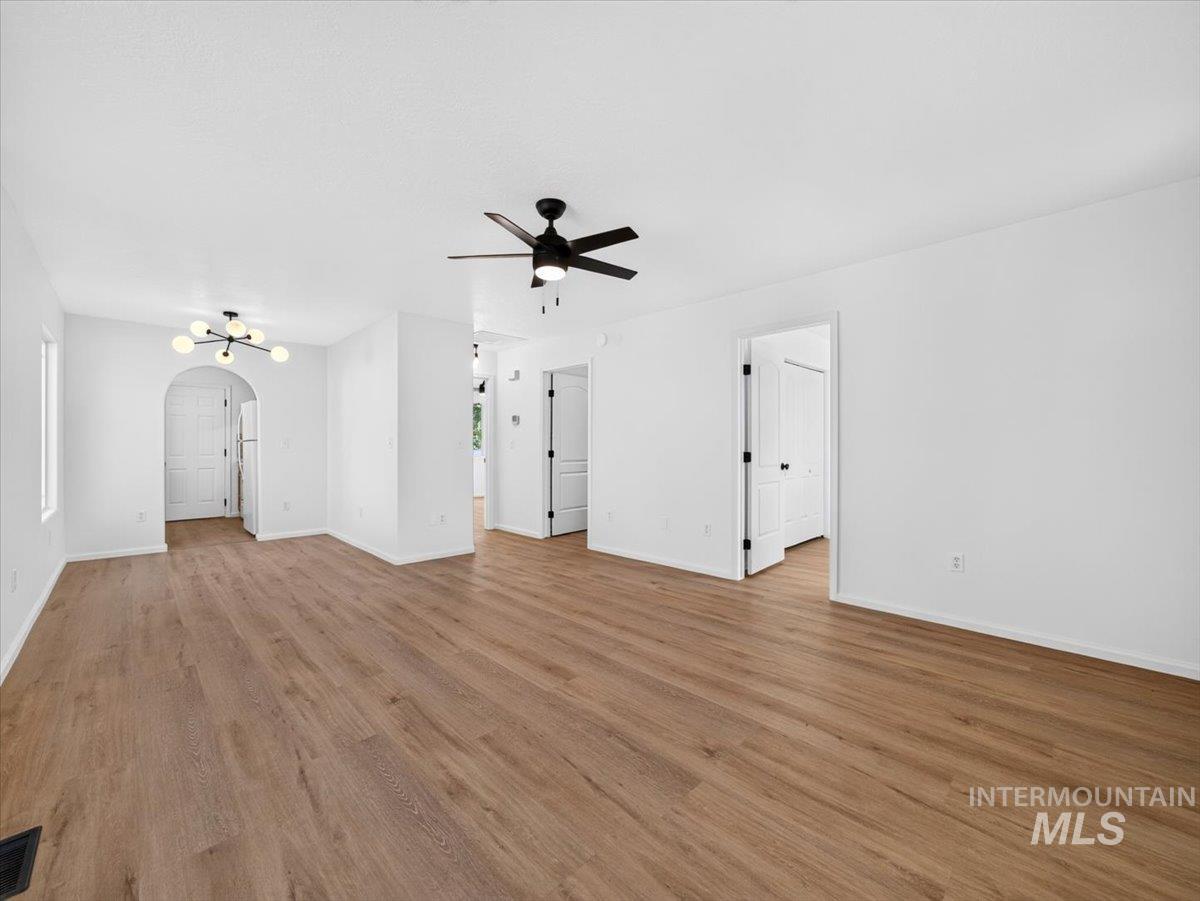1014 E Main Property Photo 6