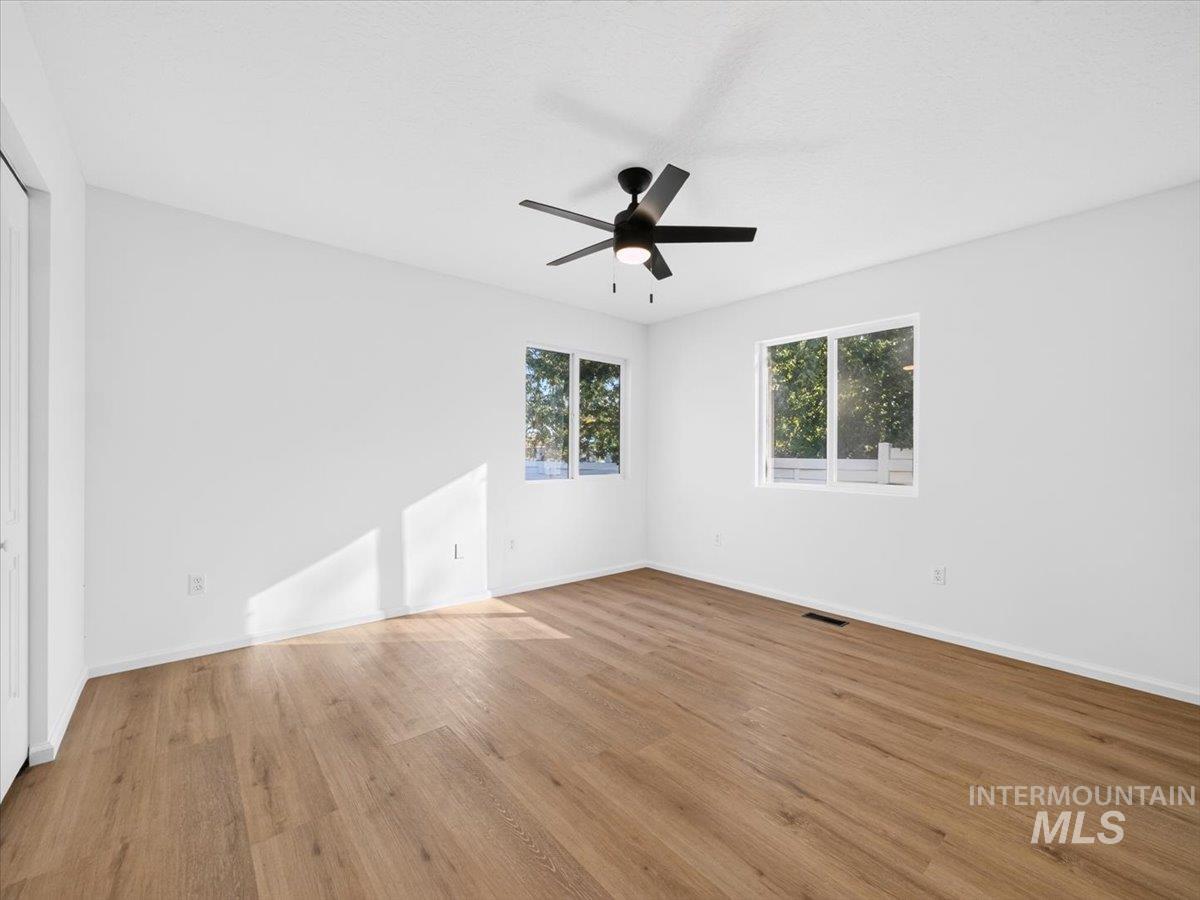 1014 E Main Property Photo 7