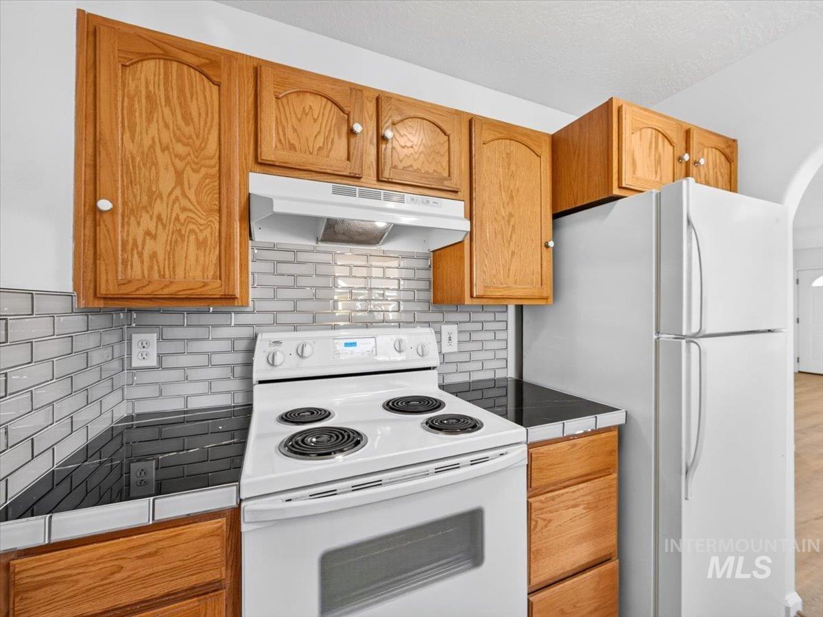 1014 E Main Property Photo 14
