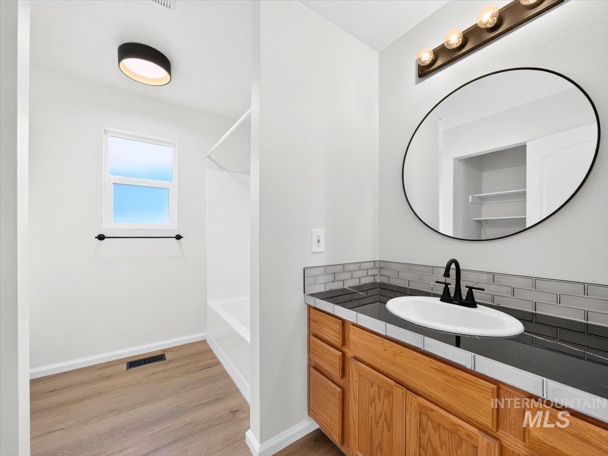 1014 E Main Property Photo 21