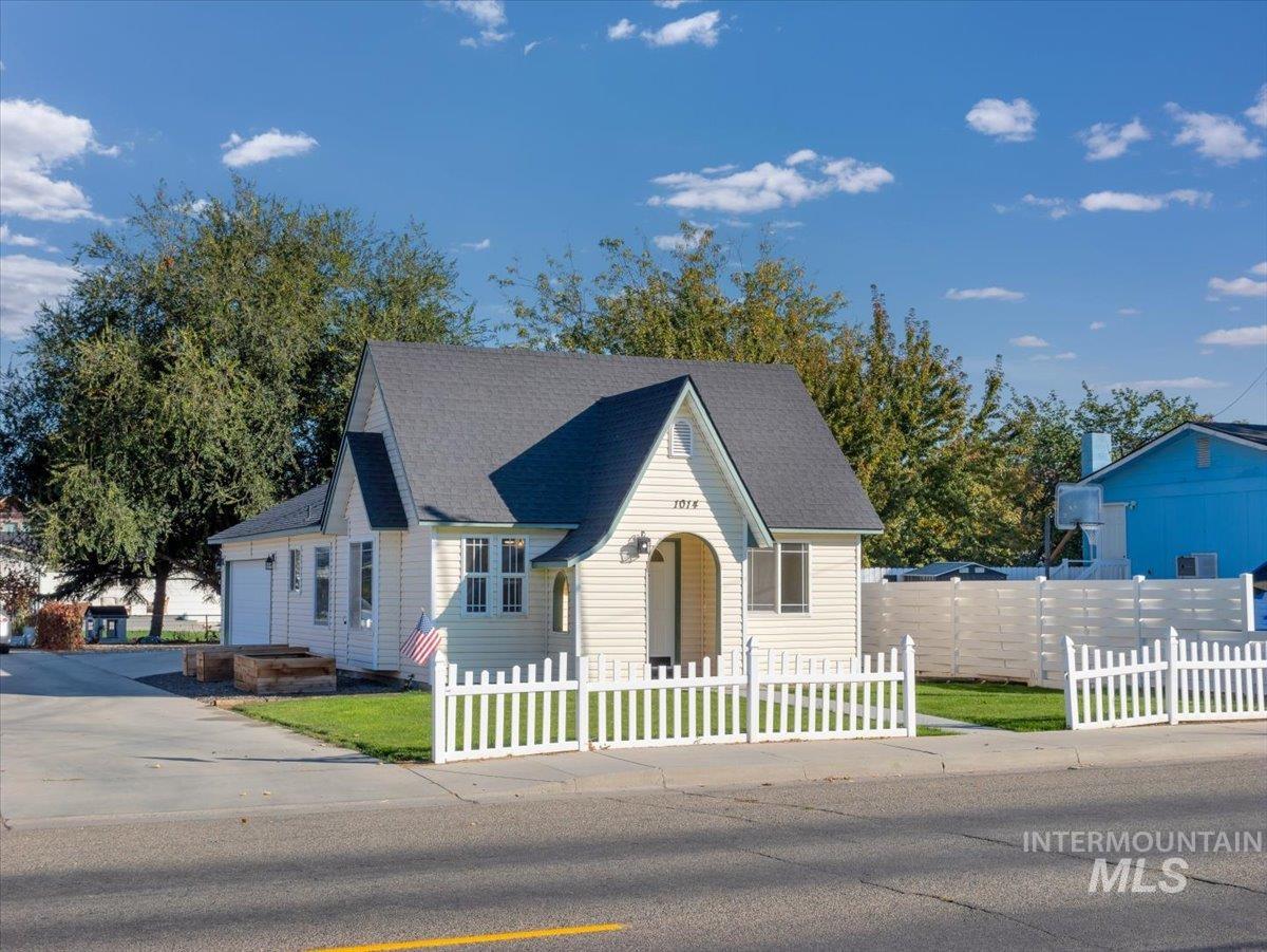1014 E Main Property Photo 33