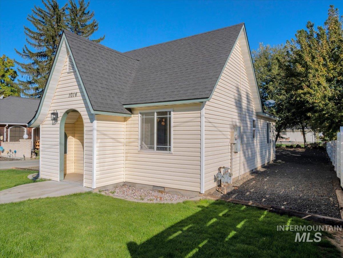 1014 E Main Property Photo 34