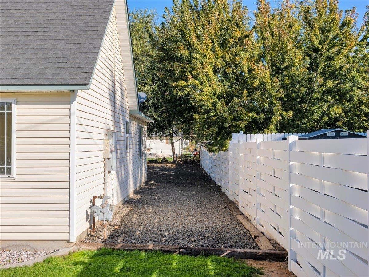 1014 E Main Property Photo 35