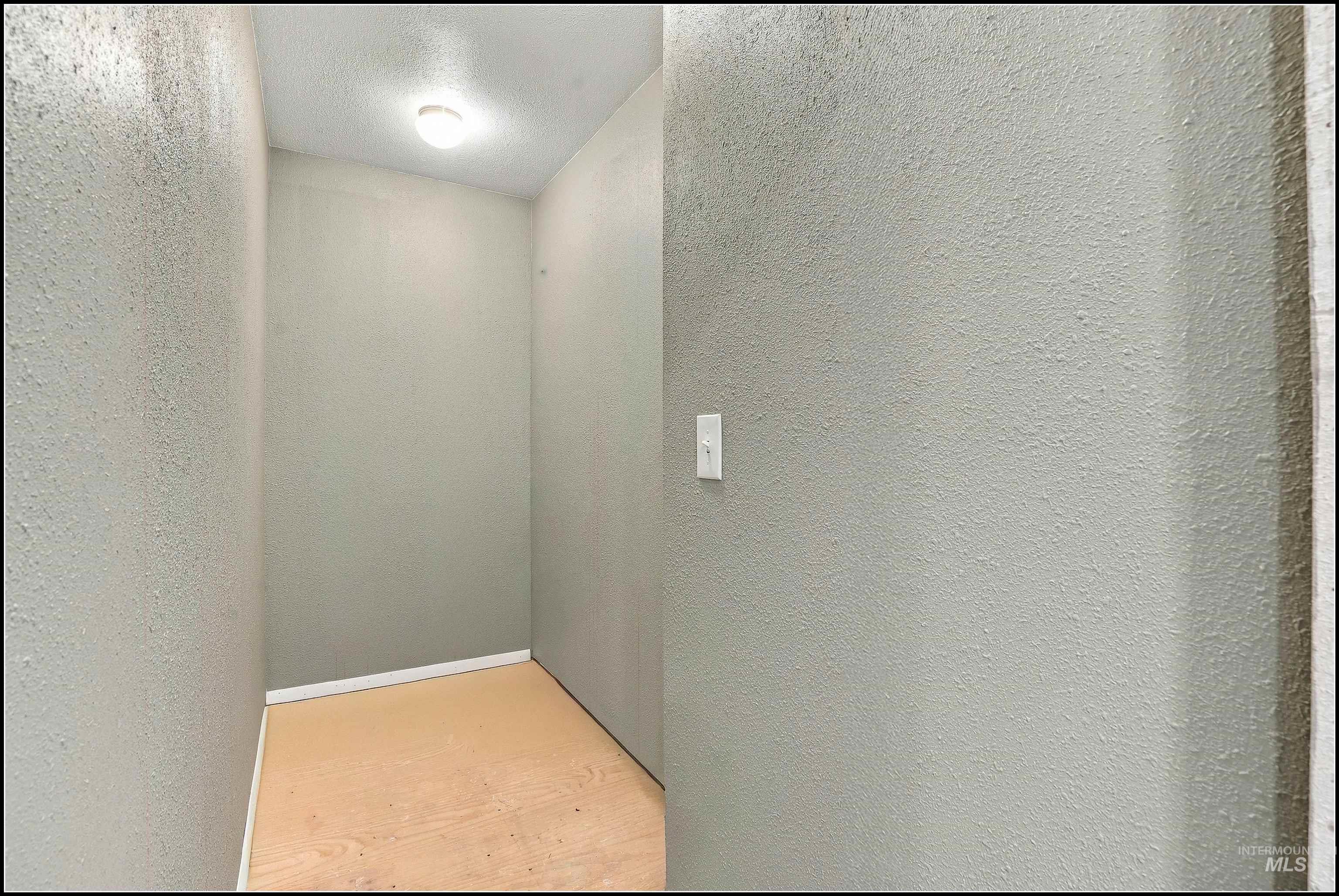 3505 S Maple Grove Rd Property Photo 18