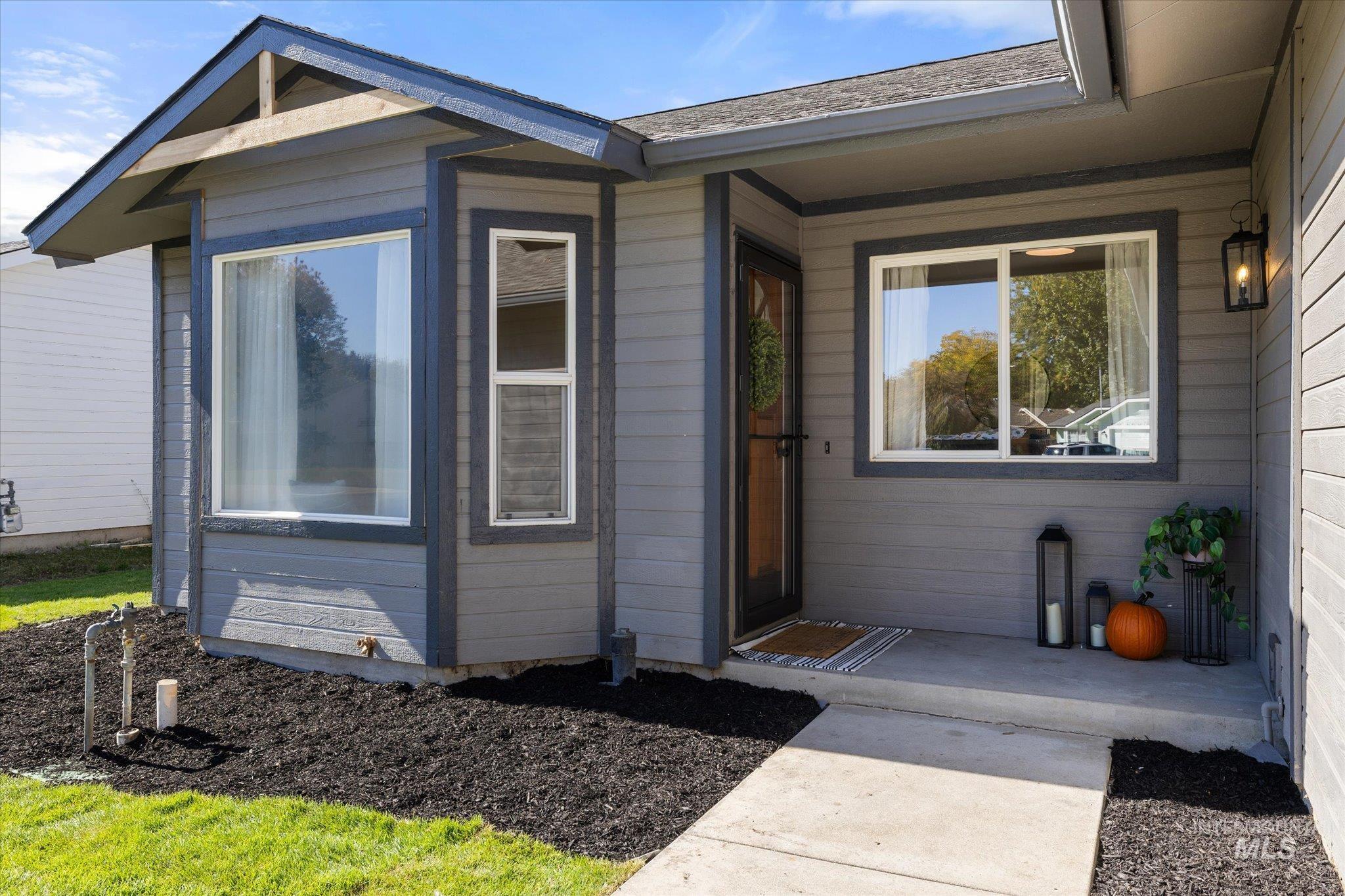 6681 N Amesbury Way Property Photo 4