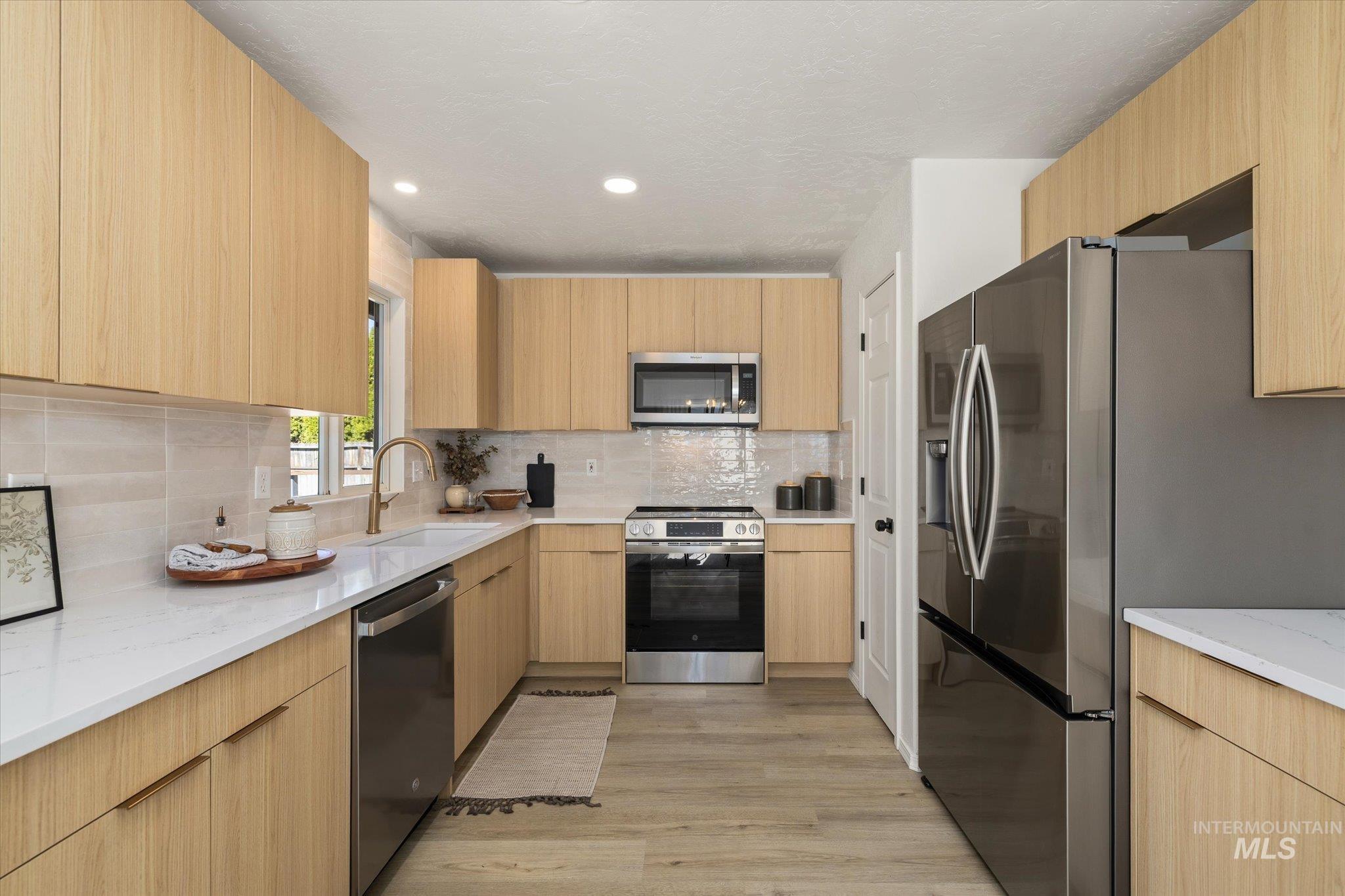 6681 N Amesbury Way Property Photo 13
