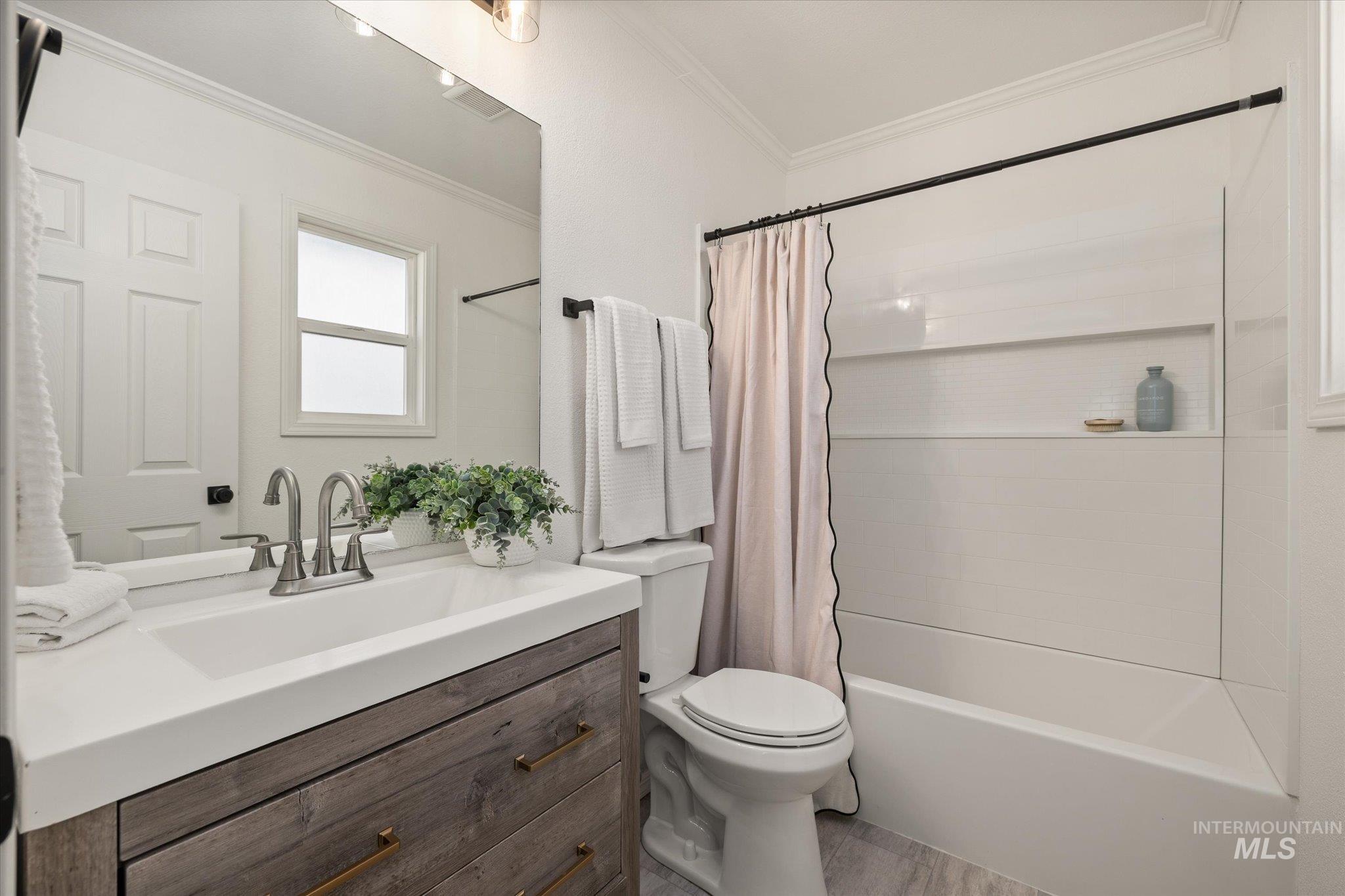 6681 N Amesbury Way Property Photo 18