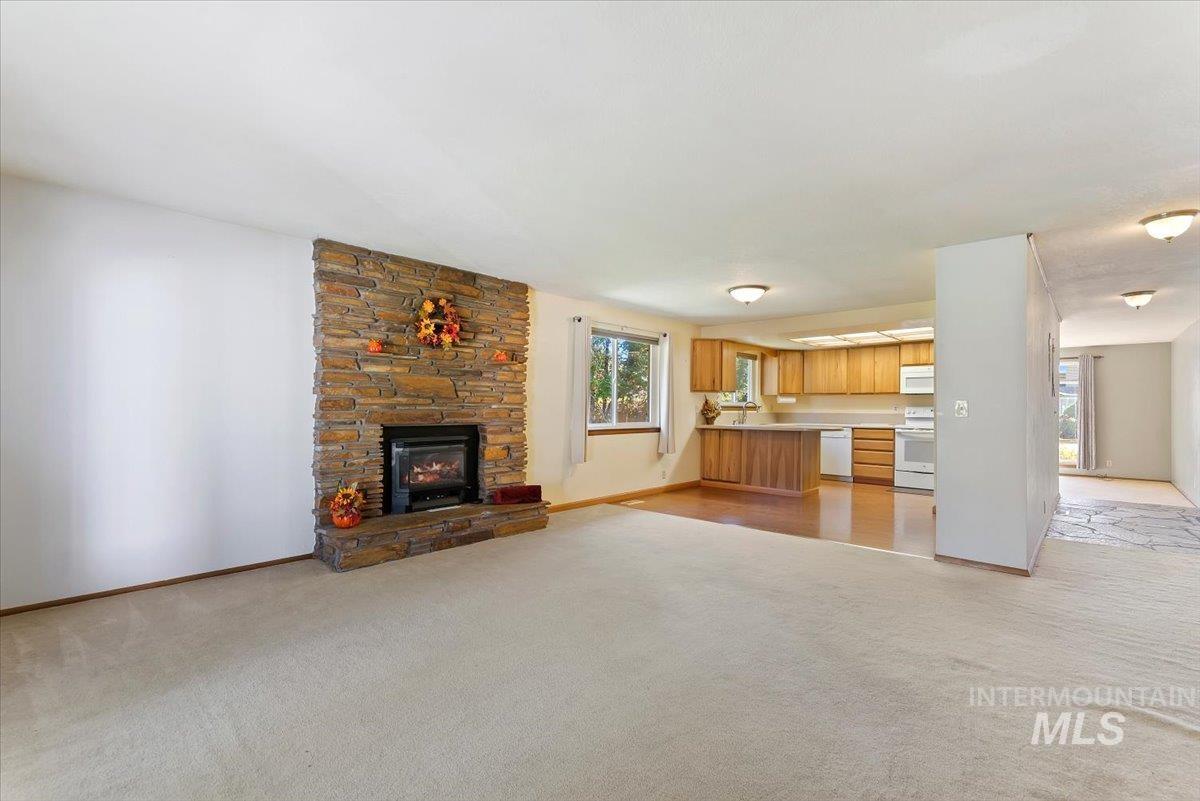 3854 S Rushmore Way Property Photo 9
