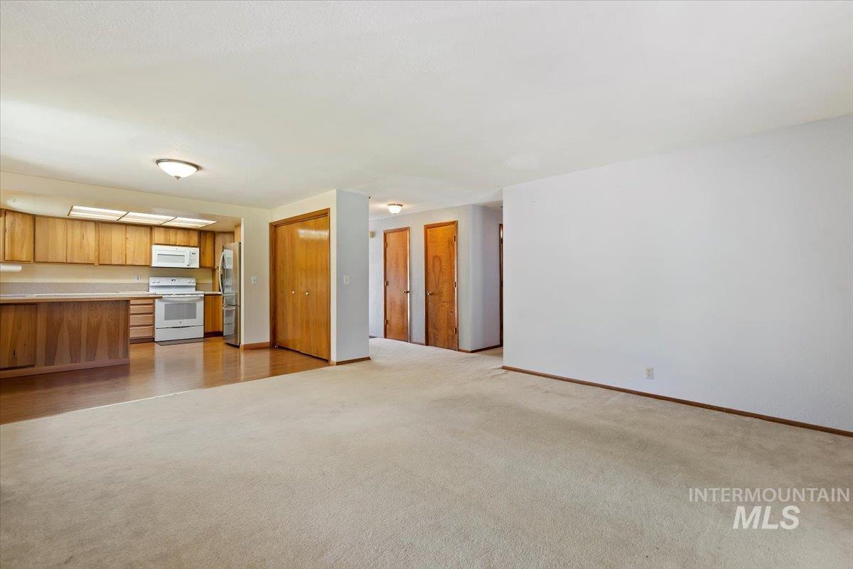 3854 S Rushmore Way Property Photo 10