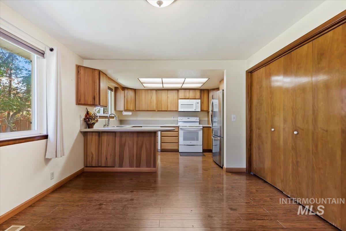 3854 S Rushmore Way Property Photo 11