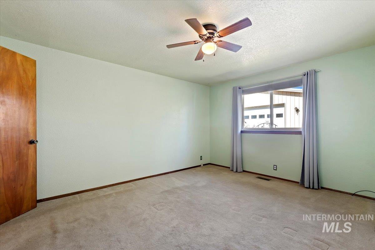 3854 S Rushmore Way Property Photo 15