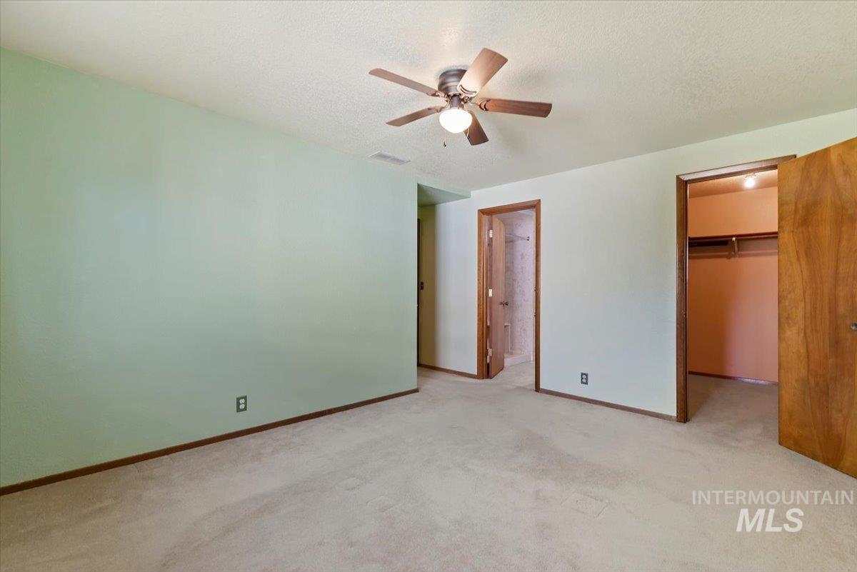 3854 S Rushmore Way Property Photo 16