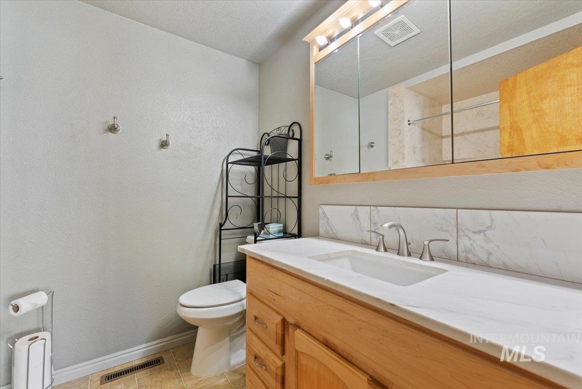 3854 S Rushmore Way Property Photo 17
