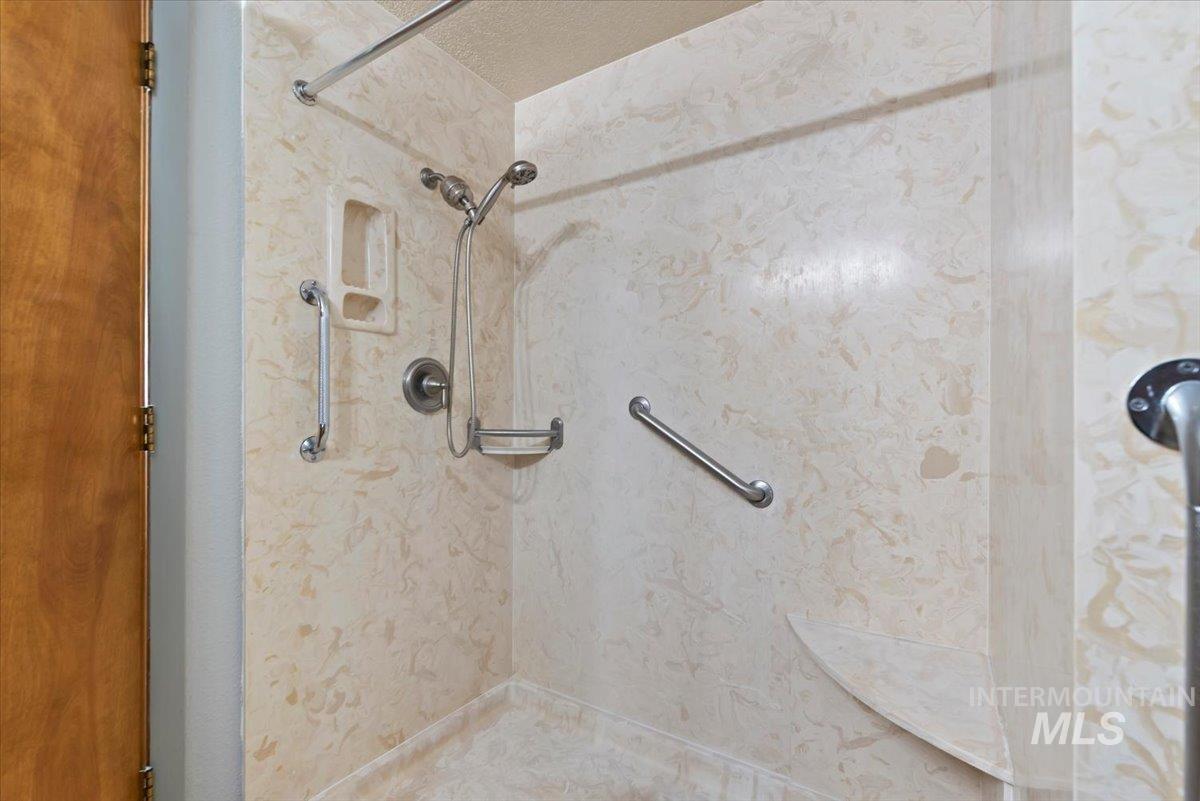 3854 S Rushmore Way Property Photo 18