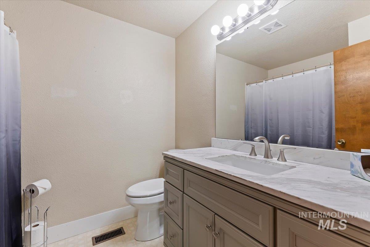 3854 S Rushmore Way Property Photo 22