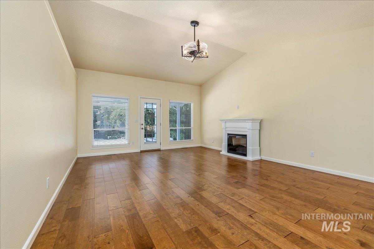 8565 N Willowdale Dr Property Photo 6